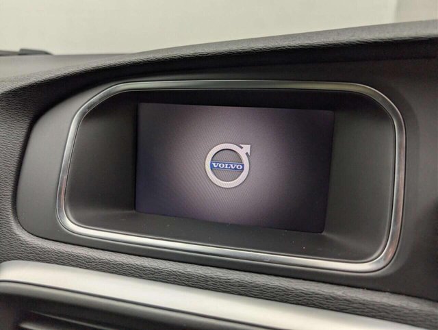 USED 2018 18 VOLVO V40 2.0 D3 R-Design Pro Hatchback 5dr Diesel Auto Euro 6 (s/s) (150 ps) CLICK & COLLECT/HOME DELIVERY