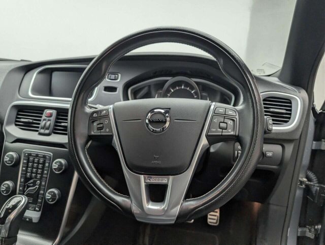 USED 2018 18 VOLVO V40 2.0 D3 R-Design Pro Hatchback 5dr Diesel Auto Euro 6 (s/s) (150 ps) CLICK & COLLECT/HOME DELIVERY