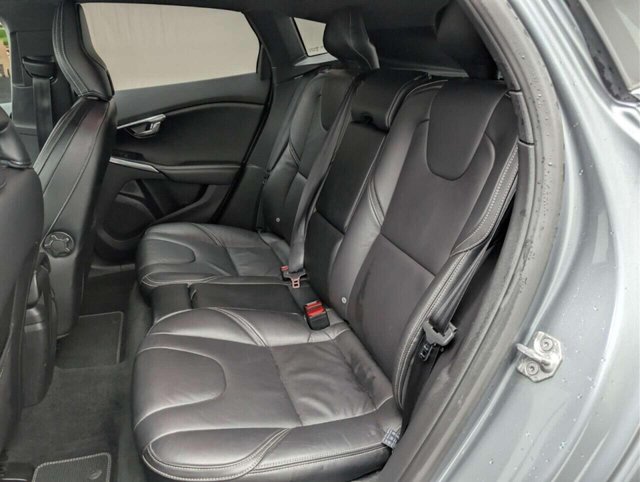 USED 2018 18 VOLVO V40 2.0 D3 R-Design Pro Hatchback 5dr Diesel Auto Euro 6 (s/s) (150 ps) CLICK & COLLECT/HOME DELIVERY