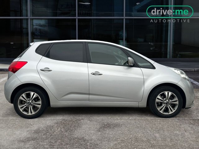2017 KIA VENGA 1.6 2 MPV 5dr Petrol Auto Euro 6 (123 bhp) - Photo 6