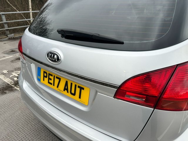 2017 KIA VENGA 1.6 2 MPV 5dr Petrol Auto Euro 6 (123 bhp) - Photo 9