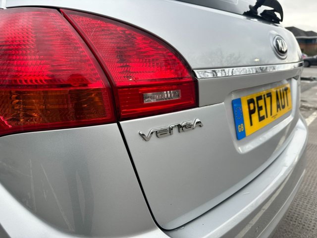 2017 KIA VENGA 1.6 2 MPV 5dr Petrol Auto Euro 6 (123 bhp) - Photo 10