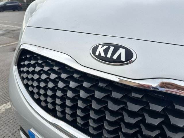 2017 KIA VENGA 1.6 2 MPV 5dr Petrol Auto Euro 6 (123 bhp) - Photo 12