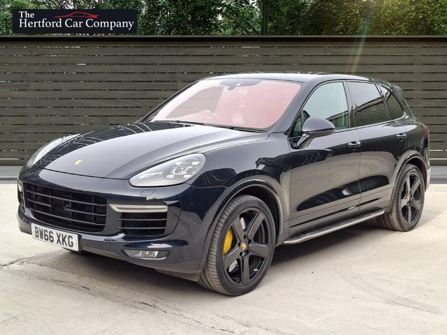 2017 Porsche Cayenne 4.8L Turbo S 5dr - Photo 4