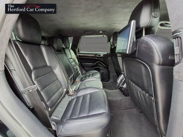 2017 Porsche Cayenne 4.8L Turbo S 5dr - Photo 12