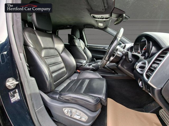 2017 Porsche Cayenne 4.8L Turbo S 5dr - Photo 11