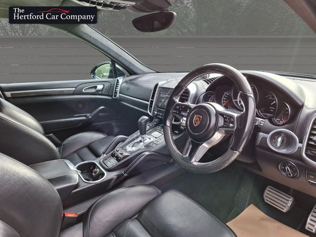 2017 Porsche Cayenne 4.8L Turbo S 5dr - Photo 10