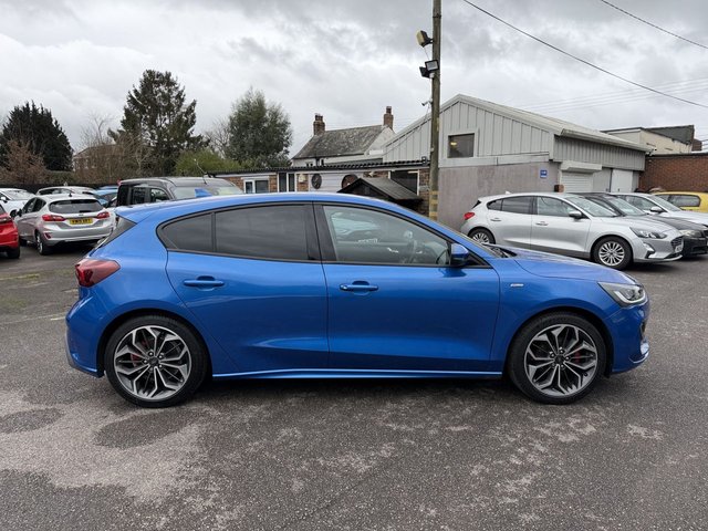 2023 Ford Focus 1L St-Line X 5dr - Photo 2