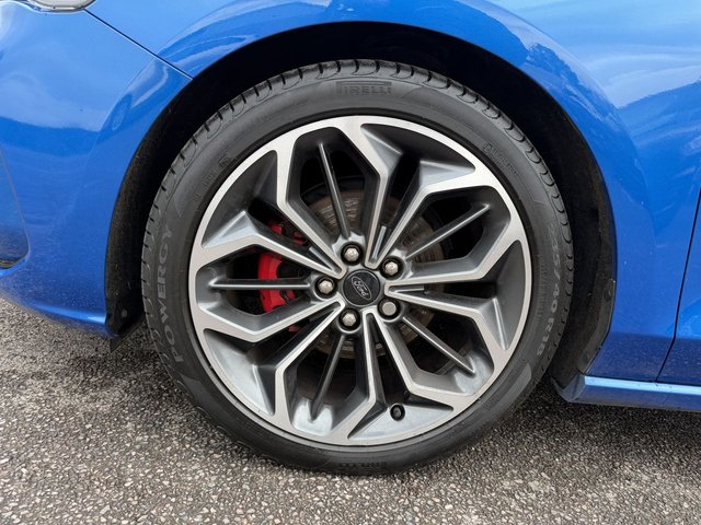 2023 Ford Focus 1L St-Line X 5dr - Photo 9