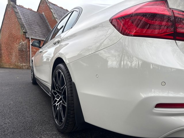 2018 BMW 3 SERIES - Photo 10