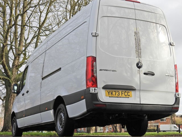 2023 Mercedes-Benz Sprinter 2L Progressive 5dr - Photo 2