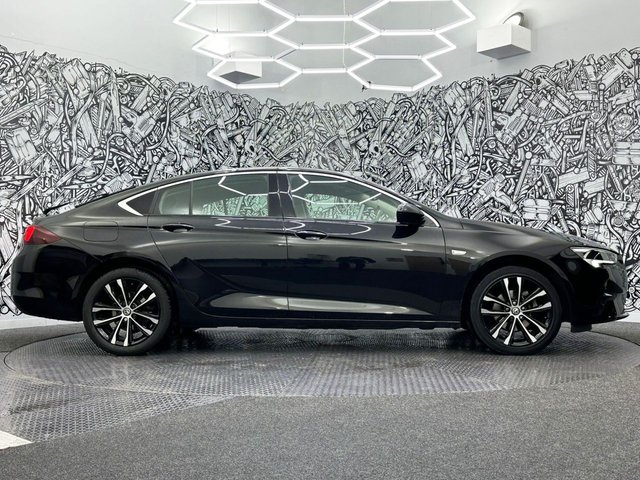 2022 Vauxhall Insignia 1.5L SE Edition 5dr - Photo 12