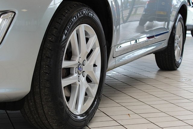 2017 VOLVO XC60 2.4 D4 SE Lux Nav SUV 5dr Diesel Auto AWD Euro 6 (s/s) (190 ps) - Photo 6