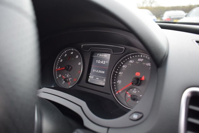 2016 Audi RS Q3 2.5L Performance 5dr - Photo 11