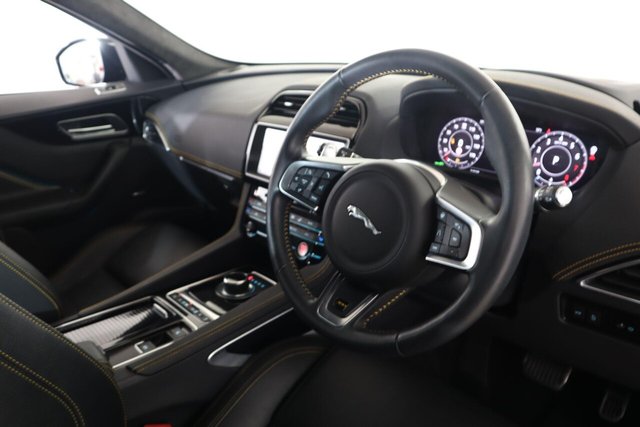 2020 Jaguar F-Pace - Photo 11