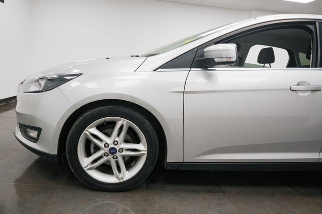 2017 FORD FOCUS 1.0T EcoBoost Zetec Edition Euro 6 (s/s) 5dr - Photo 6