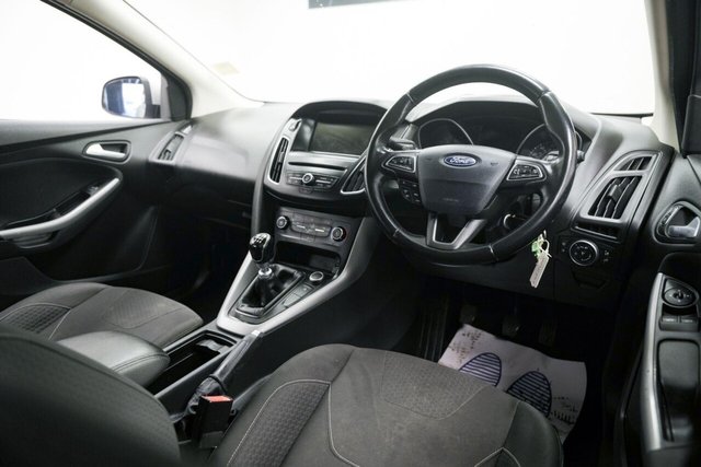 2017 FORD FOCUS 1.0T EcoBoost Zetec Edition Euro 6 (s/s) 5dr - Photo 10