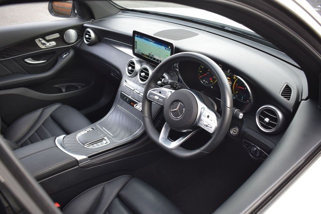 2020 Mercedes-Benz Glc 2L Amg Line 5dr - Photo 3