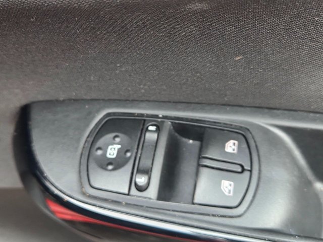 2017 VAUXHALL CORSA - Photo 9