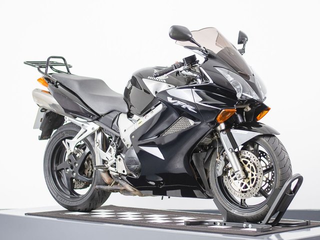 View our HONDA VFR800