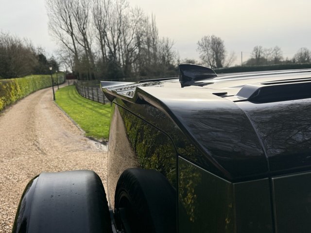 2026 Land Rover Defender 110 - Photo 10