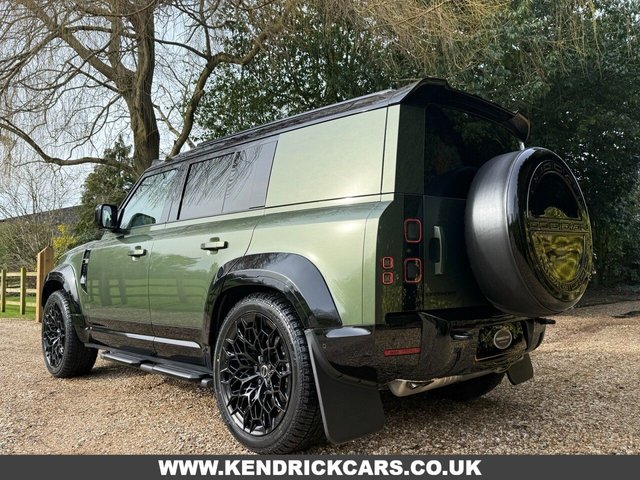 2026 Land Rover Defender 110 - Photo 5