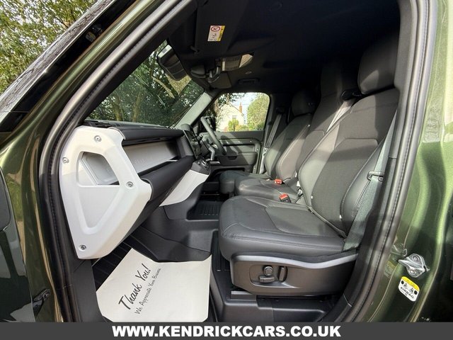 2026 Land Rover Defender 110 - Photo 6