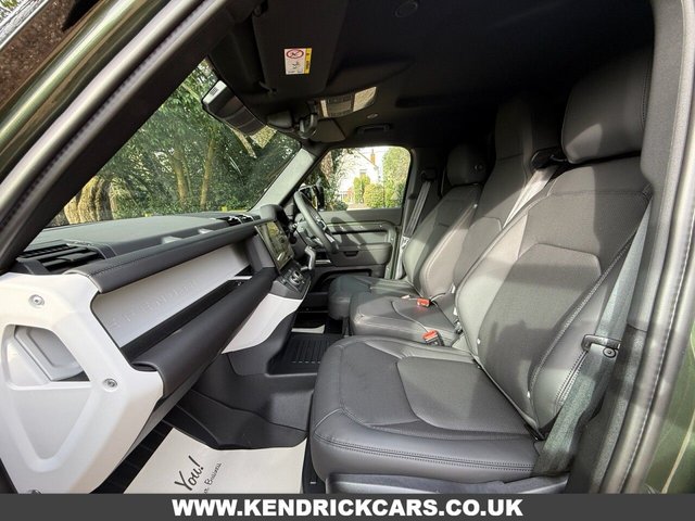 2026 Land Rover Defender 110 - Photo 7