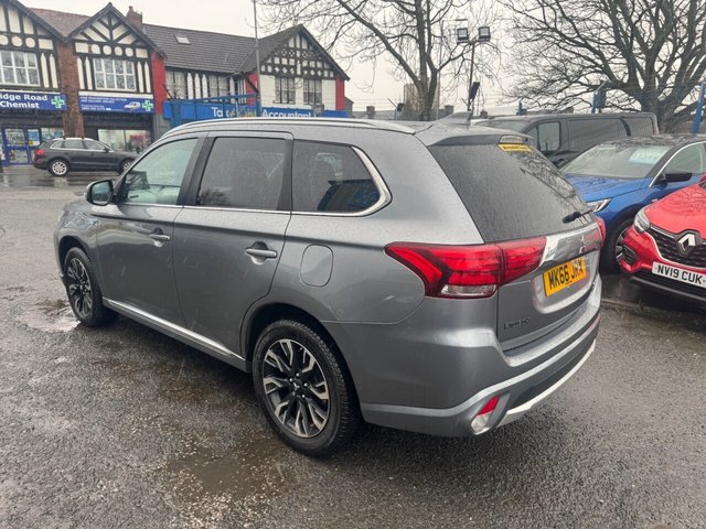 2016 MITSUBISHI OUTLANDER - Photo 5