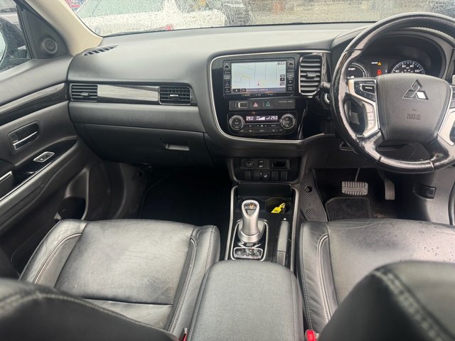 2016 MITSUBISHI OUTLANDER - Photo 12