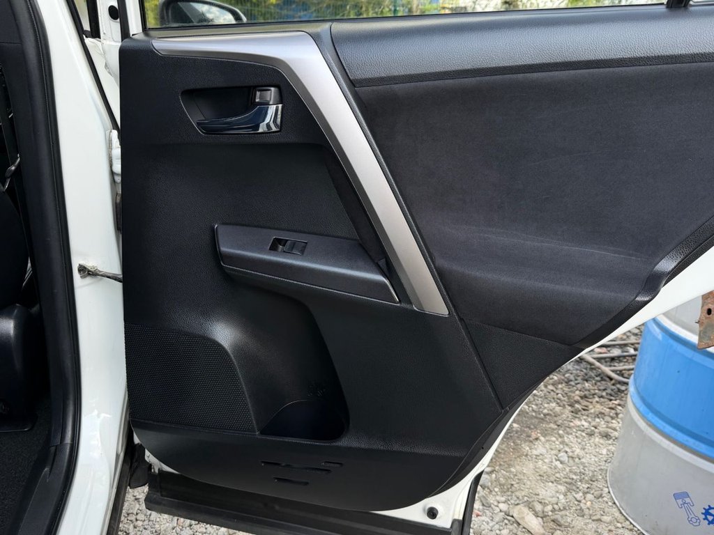 USED 2018 68 TOYOTA RAV4 2.5 VVT-h Design SUV 5dr Petrol Hybrid CVT Euro 6 (s/s) (197 ps) 6 Services|Adaptive Cruise|SatNav|Camera|Heated Seats|