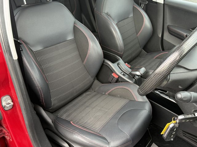 2018 PEUGEOT 2008 - Photo 11