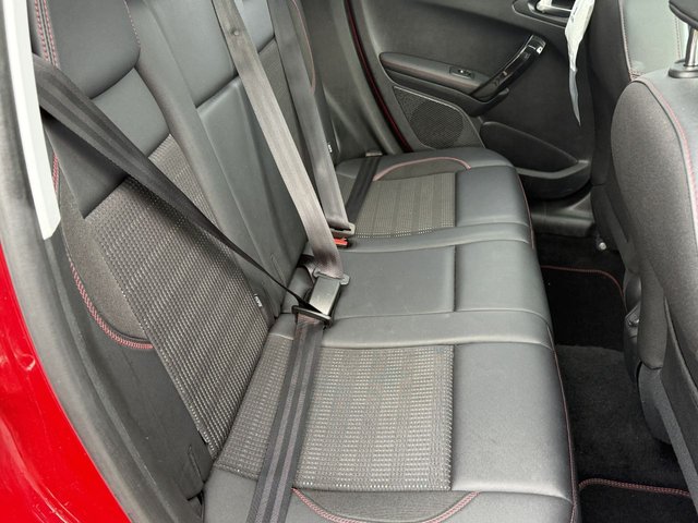 2018 PEUGEOT 2008 - Photo 12