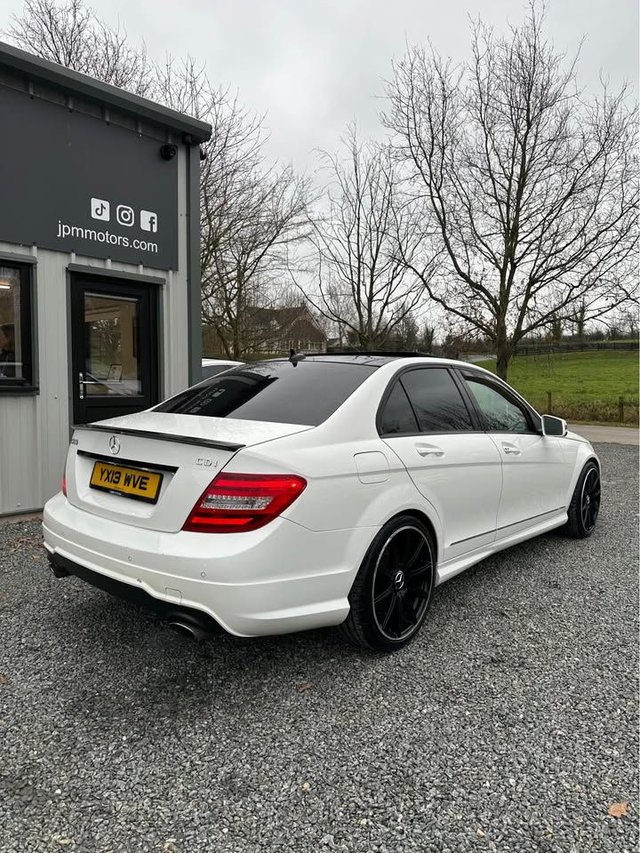 2013 MERCEDES-BENZ E-CLASS 2013 2.1 E220 CDI AMG Sport Saloon 4dr Diesel G-Tronic+ Euro 5 (s/s) (170 ps) - Photo 2