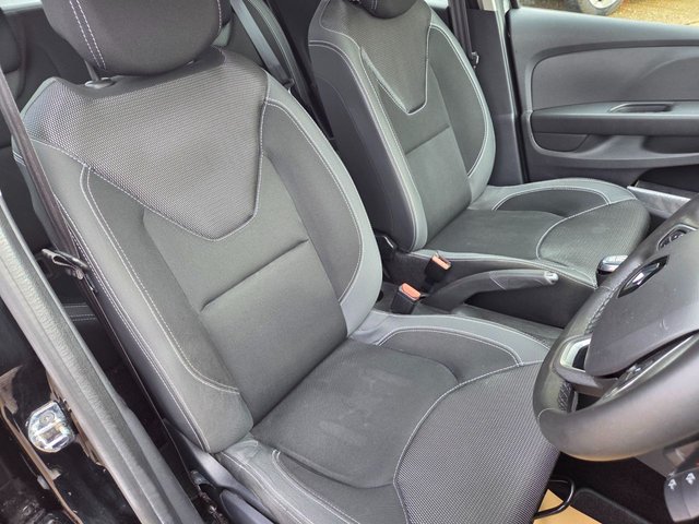 2025 RENAULT CLIO 1.5 dCi Play Hatchback 5dr Diesel Manual Euro 6 (s/s) (90 ps) - Photo 7