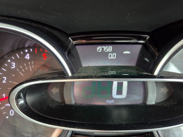 2025 RENAULT CLIO 1.5 dCi Play Hatchback 5dr Diesel Manual Euro 6 (s/s) (90 ps) - Photo 9