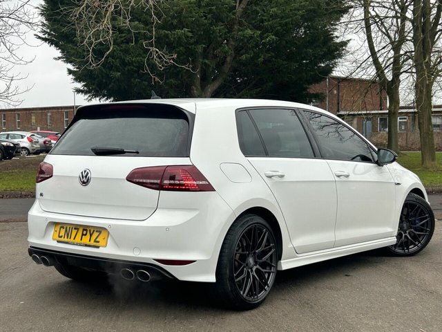2017 Volkswagen Golf 2L R 5dr - Photo 3