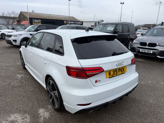 2019 AUDI S3 2.0 TFSI Black Edition Sportback 5dr Petrol S Tronic quattro Euro 6-2 FORMER KEEPERS-HEATED BLACK LEATHER UPHOLSTERY-18" ALLOYS-BLUETOOTH-CRUISE CONTROL-SATNAV-PARKING SENSORS-DAB RADIO-BANG AND OLUFSEN SOUND-DUAL ZONE CLIMATE CONTROL - Photo 5