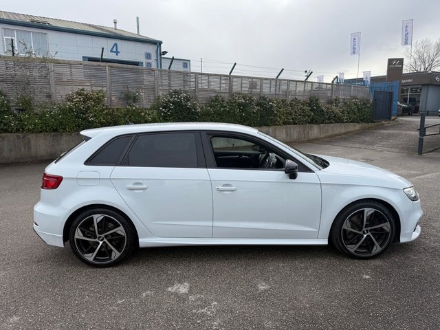 2019 AUDI S3 2.0 TFSI Black Edition Sportback 5dr Petrol S Tronic quattro Euro 6-2 FORMER KEEPERS-HEATED BLACK LEATHER UPHOLSTERY-18" ALLOYS-BLUETOOTH-CRUISE CONTROL-SATNAV-PARKING SENSORS-DAB RADIO-BANG AND OLUFSEN SOUND-DUAL ZONE CLIMATE CONTROL - Photo 10