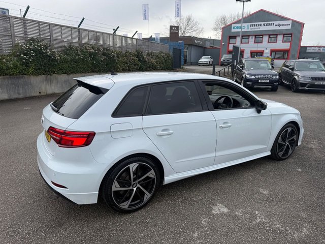 2019 AUDI S3 2.0 TFSI Black Edition Sportback 5dr Petrol S Tronic quattro Euro 6-2 FORMER KEEPERS-HEATED BLACK LEATHER UPHOLSTERY-18" ALLOYS-BLUETOOTH-CRUISE CONTROL-SATNAV-PARKING SENSORS-DAB RADIO-BANG AND OLUFSEN SOUND-DUAL ZONE CLIMATE CONTROL - Photo 9