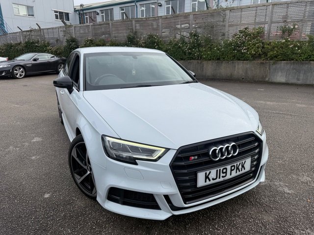 2019 AUDI S3 2.0 TFSI Black Edition Sportback 5dr Petrol S Tronic quattro Euro 6-2 FORMER KEEPERS-HEATED BLACK LEATHER UPHOLSTERY-18" ALLOYS-BLUETOOTH-CRUISE CONTROL-SATNAV-PARKING SENSORS-DAB RADIO-BANG AND OLUFSEN SOUND-DUAL ZONE CLIMATE CONTROL - Photo 12