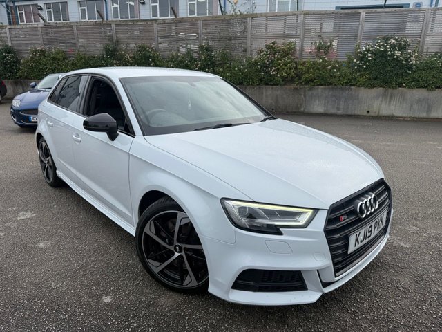 2019 AUDI S3 2.0 TFSI Black Edition Sportback 5dr Petrol S Tronic quattro Euro 6-2 FORMER KEEPERS-HEATED BLACK LEATHER UPHOLSTERY-18" ALLOYS-BLUETOOTH-CRUISE CONTROL-SATNAV-PARKING SENSORS-DAB RADIO-BANG AND OLUFSEN SOUND-DUAL ZONE CLIMATE CONTROL - Photo 11