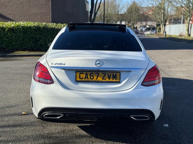 2017 Mercedes-Benz C-Class 2.1L Amg Line 4dr - Photo 3