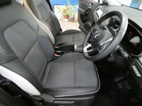 USED 2023 73 RENAULT CAPTUR 1.6 E-TECH 9.8kWh techno SUV 5dr Petrol Plug-in Hybrid Auto Euro 6 (s/s) (160 ps) SAT NAV PART LEATHER CRUISE CONTROL PARKING SENSORS 1 OWNER SERVICE HISTORY WARRANTY