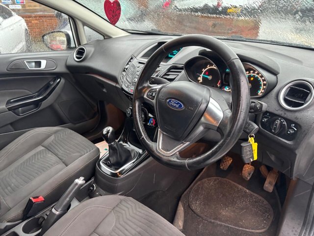 2015 FORD FIESTA 1.25 Zetec Euro 6 3dr - Photo 9