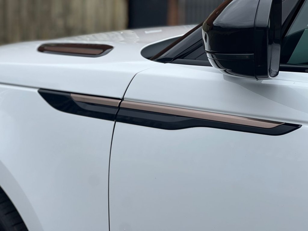 USED 2020 70 LAND ROVER RANGE ROVER VELAR 3.0 D300 R-Dynamic SE SUV 5dr Diesel Auto 4WD Euro 6 (s/s) (300 ps) *AWARD WINNING DEALERSHIP*