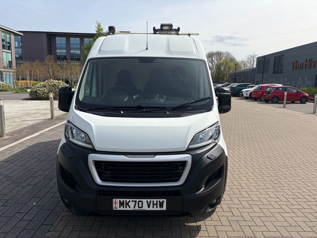 USED 2020 70 PEUGEOT BOXER 335 PROFESSIONAL 2.2BlueHDi EU6 S/S L2 H2 140ps *AIRCON*SATNAV*SENSORS*RACKING AMD PIPE CARRIER* L2H2-EU6-A/C-S/N-SENSORS