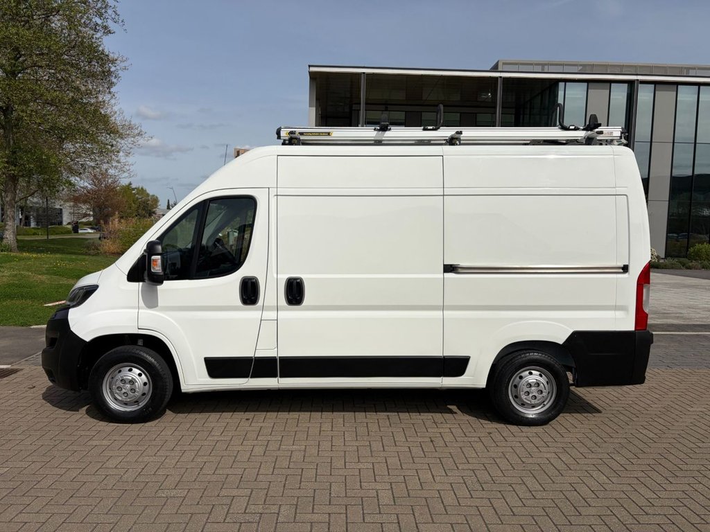 USED 2020 70 PEUGEOT BOXER 335 PROFESSIONAL 2.2BlueHDi EU6 S/S L2 H2 140ps *AIRCON*SATNAV*SENSORS*RACKING AMD PIPE CARRIER* L2H2-EU6-A/C-S/N-SENSORS