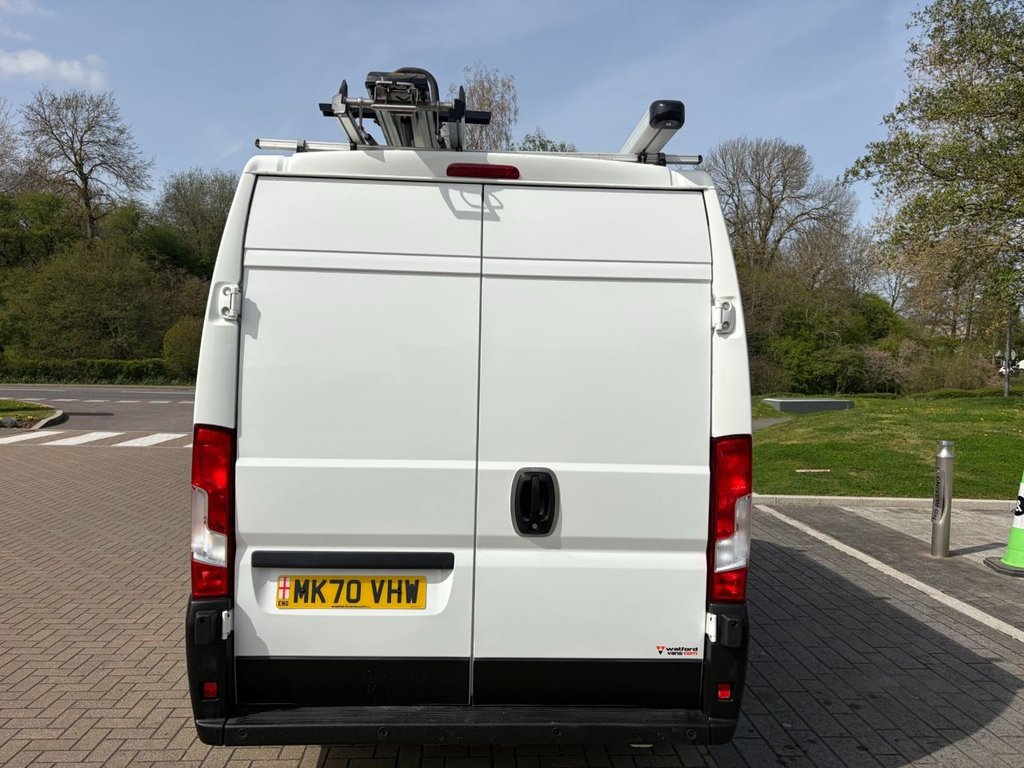 USED 2020 70 PEUGEOT BOXER 335 PROFESSIONAL 2.2BlueHDi EU6 S/S L2 H2 140ps *AIRCON*SATNAV*SENSORS*RACKING AMD PIPE CARRIER* L2H2-EU6-A/C-S/N-SENSORS