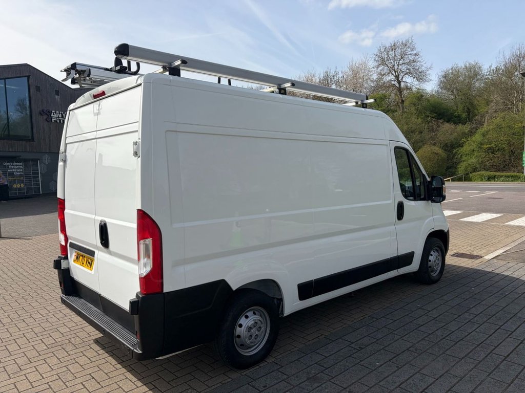 USED 2020 70 PEUGEOT BOXER 335 PROFESSIONAL 2.2BlueHDi EU6 S/S L2 H2 140ps *AIRCON*SATNAV*SENSORS*RACKING AMD PIPE CARRIER* L2H2-EU6-A/C-S/N-SENSORS